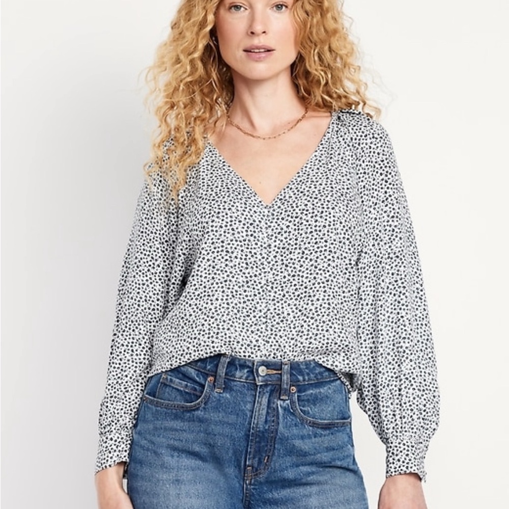 Women's Black and White Floral Top